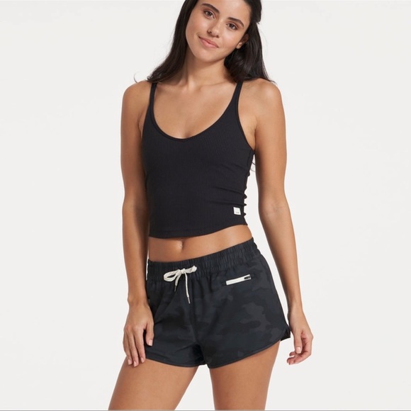 Vuori Tops - Vuori Rib Crop Tank in Black